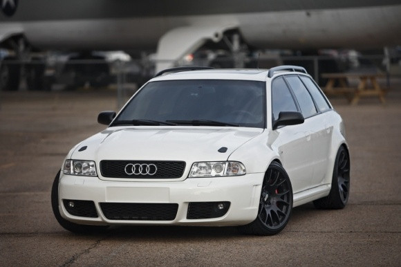 Audi RS4 B5