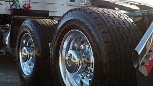 Super Single Tires and Wide Wheels