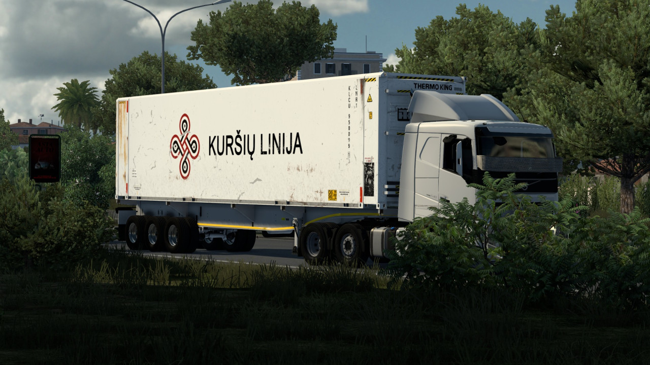Henred trailer and Skeletal Trailer