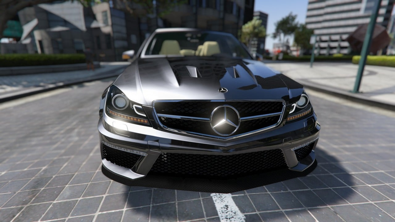 Mercedes-Benz C63 AMG 2013