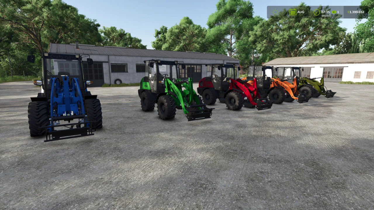 Kubota pack with front loader attachments Multicolor