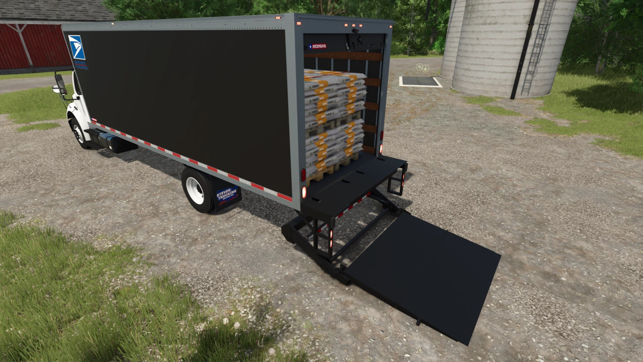 Freightliner M2 Box Truck