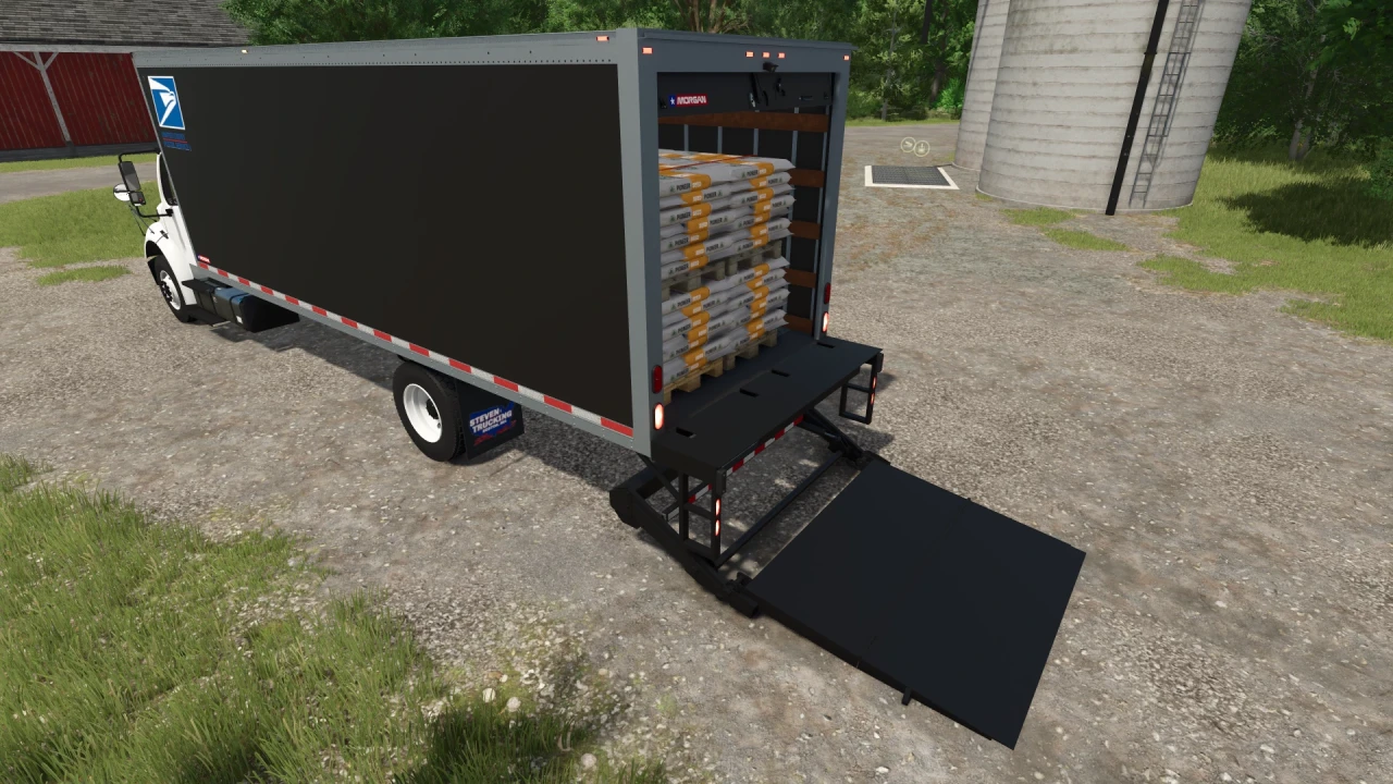 Freightliner M2 Box Truck