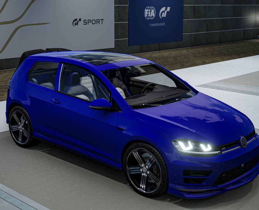 VOLKSWAGEN GOLF R REVO