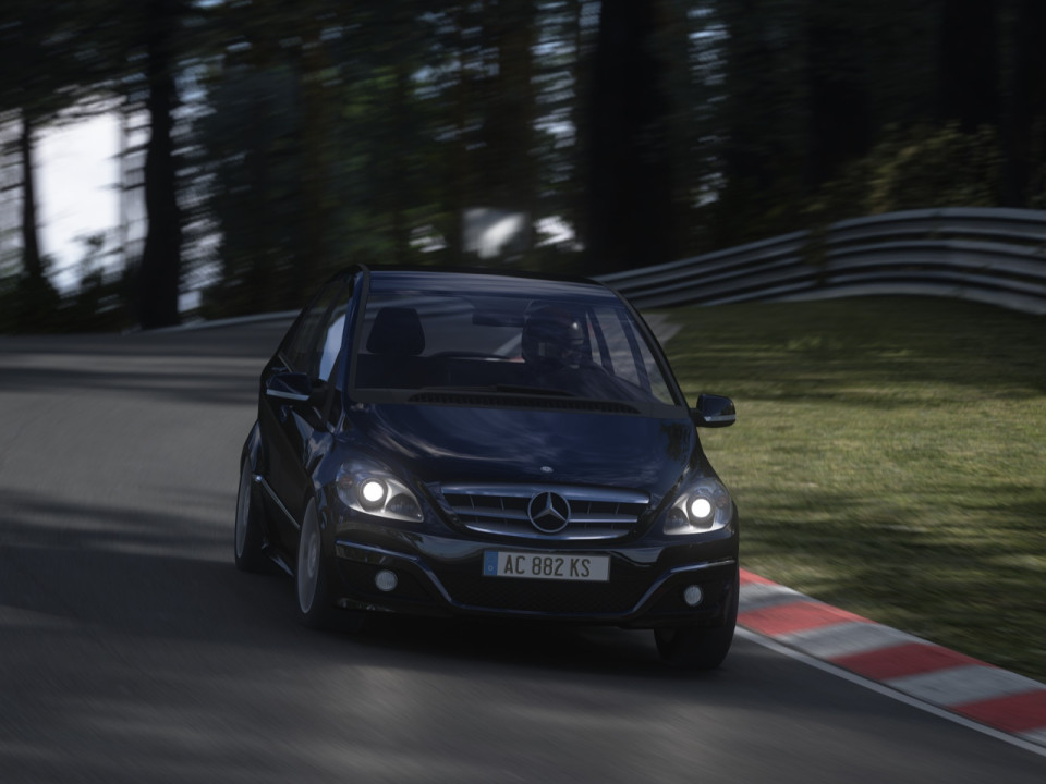 Mercedes-Benz B200  No interior