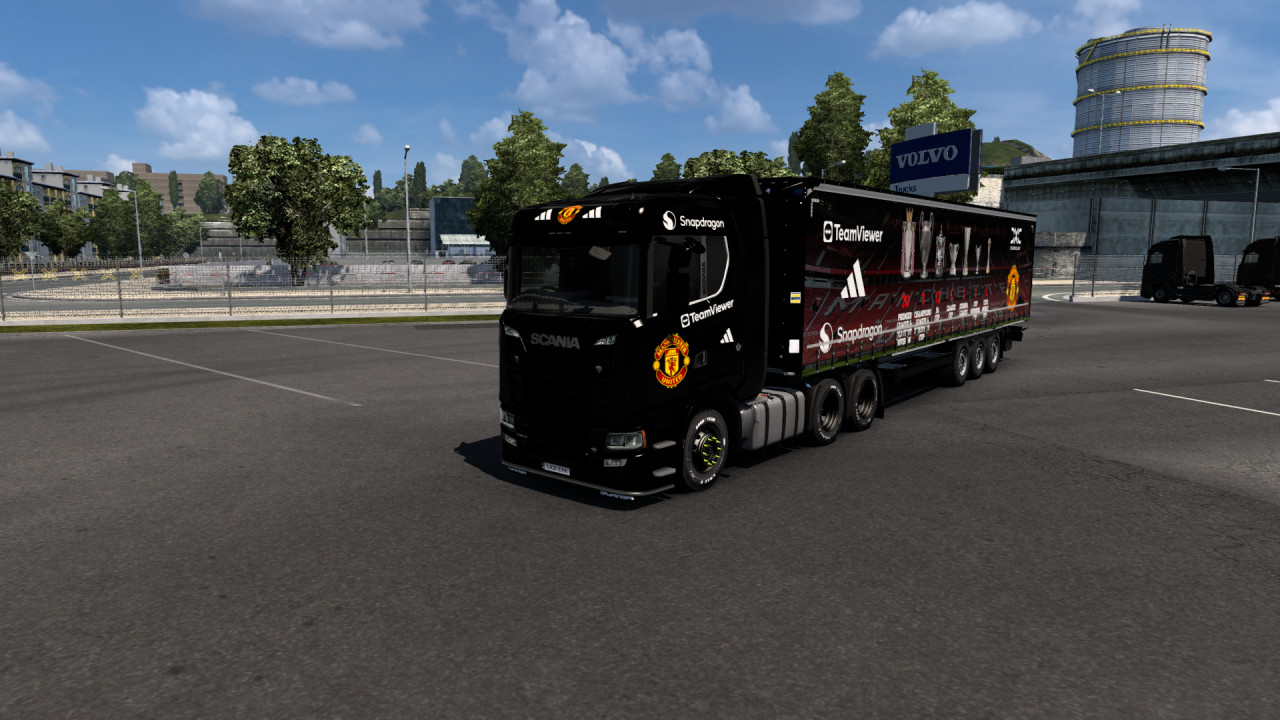 Man United Scania S and Profiliner