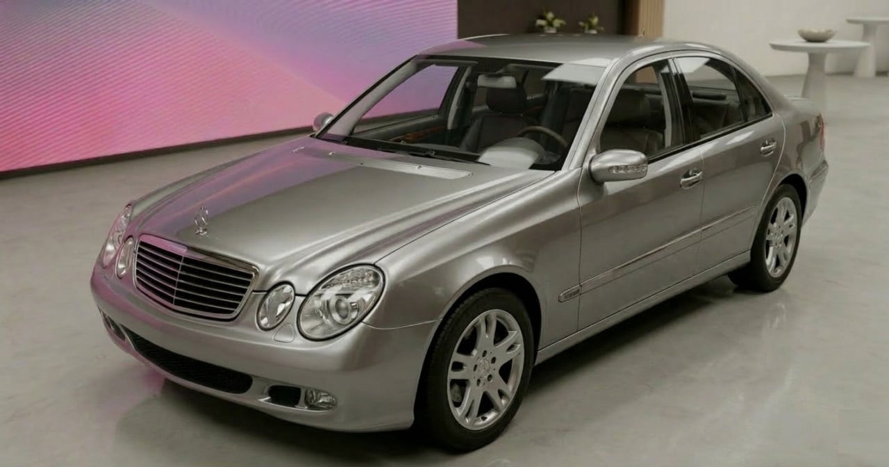 Old Mercedes-Benz E-Class W211