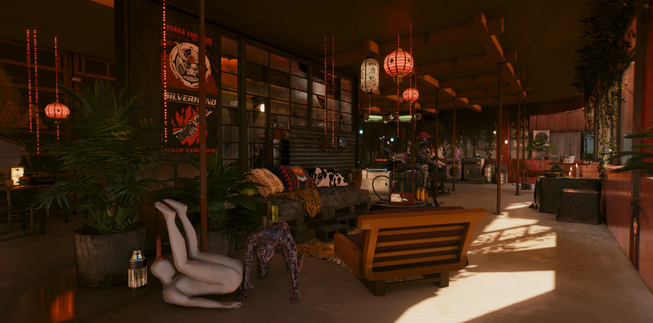 Dogtown - The Moth's rooftop apartment