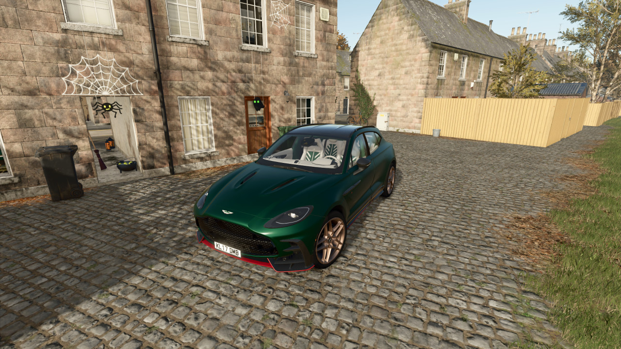 Aston Martin DBX S