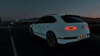Bentley Bentayga S 2023 1.1 thumbnail 2