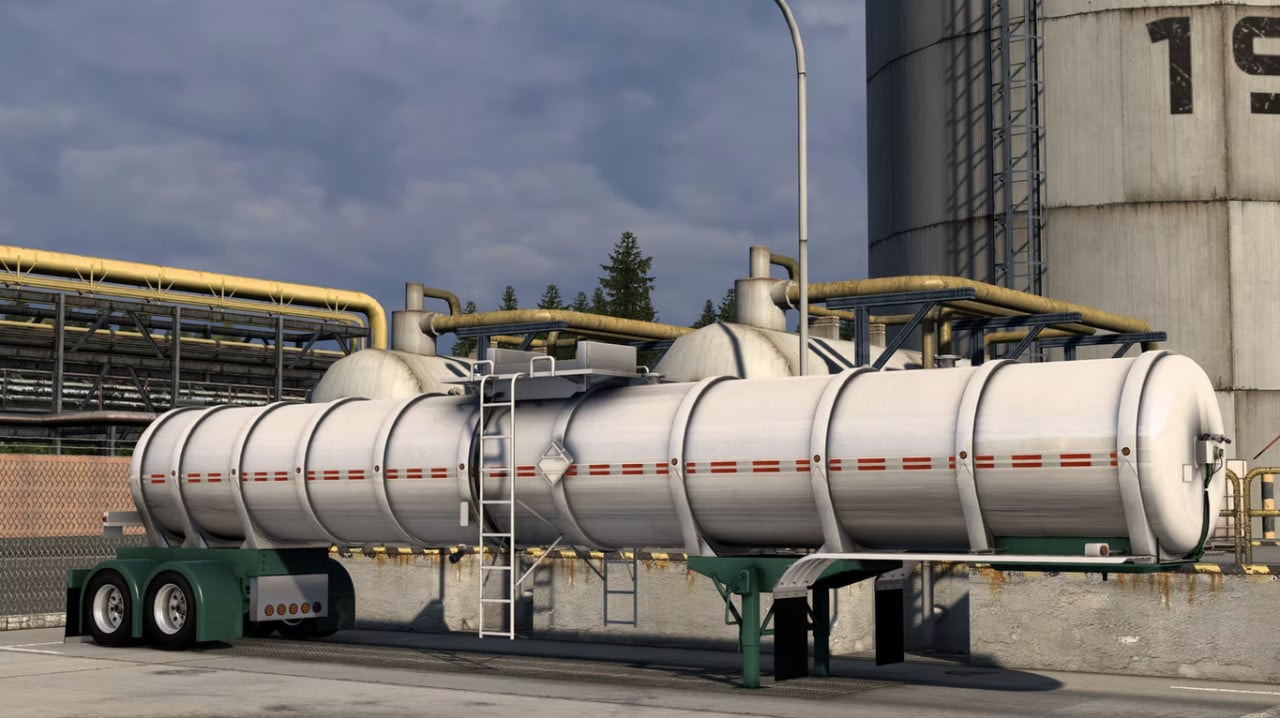 Fruehauf 5000 Gallon Tanker