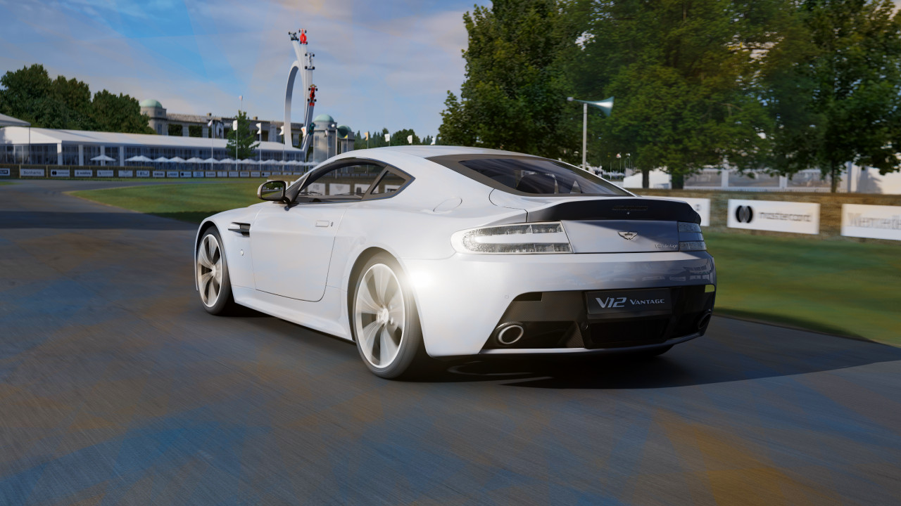 Aston Martin V12 Vantage 2010