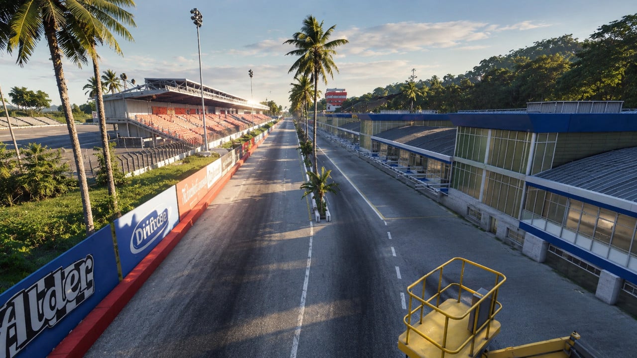 Quadoval Island Super Speedway