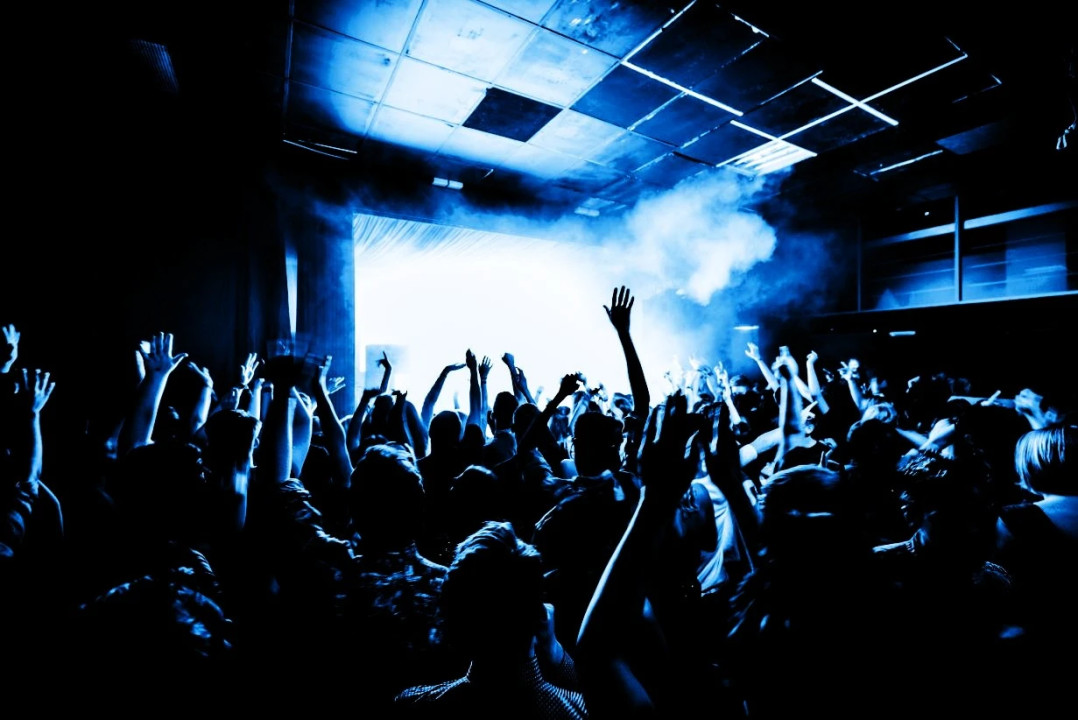 Tear Da Club Up - Louder Club Music